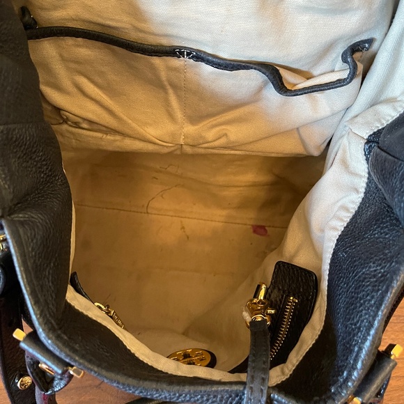 Tory Burch Authentic Duffle Black Pebbled LambLeather Bag Shoulder or Crossbody. - Picture 6 of 12